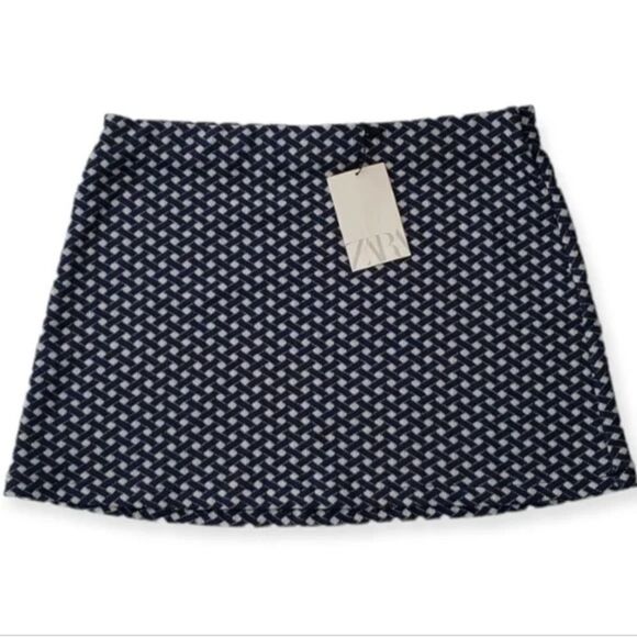 ✨Zara Navy Pattern Mini Skirt✨ - Picture 2 of 4